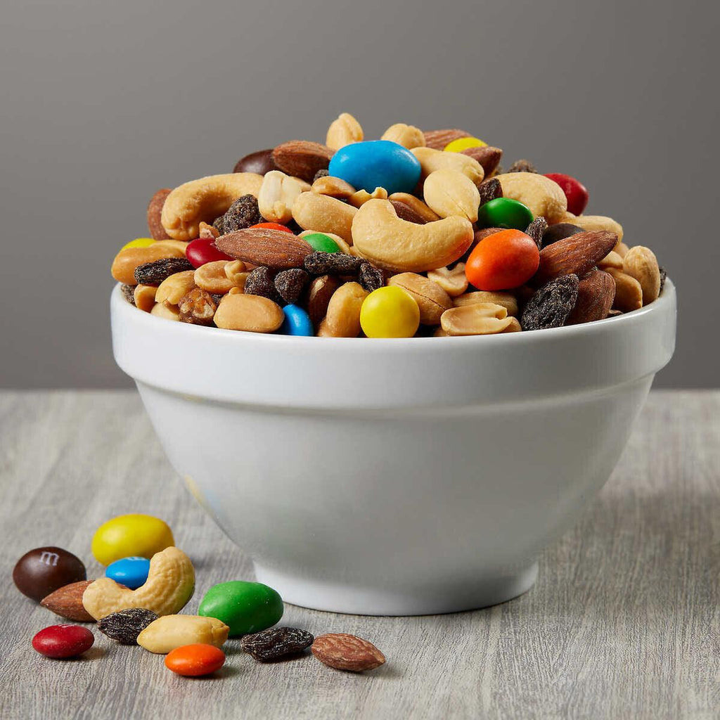 Kirkland Signature Trail Mix 4 Lbs W/ M&M'S Milk Chocolate & Peanut *SO GOOD!