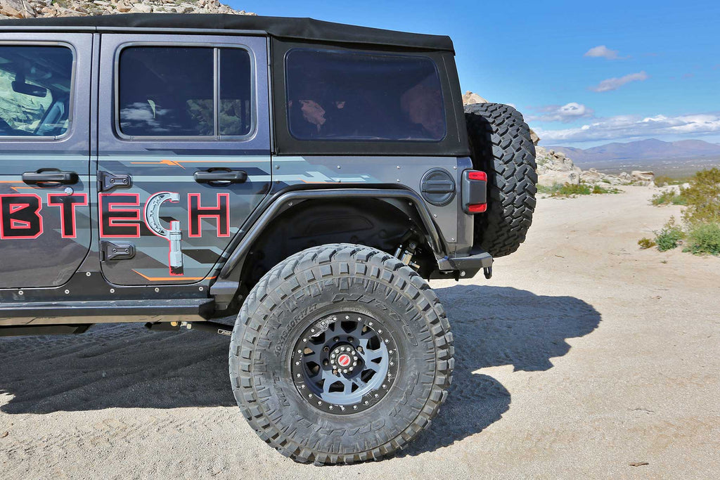 Fabtech JEEP JL TUBE FENDERS RR STL PWDRCOAT BLK TEXTURE